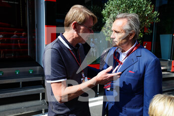 2022-08-28 - ICKX Jacky with HAKKINEN Mika, in the paddock during the Formula 1 Rolex Belgian Grand Prix 2022, 14th round of the 2022 FIA Formula One World Championship from August 26 to 28, 2022 on the Circuit de Spa-Francorchamps, in Francorchamps, Belgium - F1 - BELGIAN GRAND PRIX 2022 - RACE - FORMULA 1 - MOTORS