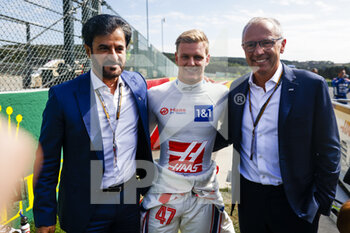 2022-08-28 - SCHUMACHER Mick (ger), Haas F1 Team VF-22 Ferrari, DOMENICALI Stefano (ita), Chairman and CEO Formula One Group FOG, BEN SULAYEM Mohammed (uae), President of the FIA, portrait during the Formula 1 Rolex Belgian Grand Prix 2022, 14th round of the 2022 FIA Formula One World Championship from August 26 to 28, 2022 on the Circuit de Spa-Francorchamps, in Francorchamps, Belgium - F1 - BELGIAN GRAND PRIX 2022 - RACE - FORMULA 1 - MOTORS