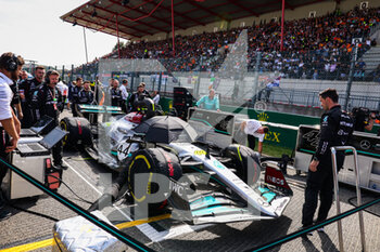 2022-08-28 - 44 HAMILTON Lewis (gbr), Mercedes AMG F1 Team W13, starting grid, grille de depart, during the Formula 1 Rolex Belgian Grand Prix 2022, 14th round of the 2022 FIA Formula One World Championship from August 26 to 28, 2022 on the Circuit de Spa-Francorchamps, in Francorchamps, Belgium - F1 - BELGIAN GRAND PRIX 2022 - RACE - FORMULA 1 - MOTORS