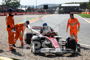 2022-08-28 - BOTTAS Valtteri (fin), Alfa Romeo F1 Team ORLEN C42, portrait crash, accident, during the Formula 1 Rolex Belgian Grand Prix 2022, 14th round of the 2022 FIA Formula One World Championship from August 26 to 28, 2022 on the Circuit de Spa-Francorchamps, in Francorchamps, Belgium - F1 - BELGIAN GRAND PRIX 2022 - RACE - FORMULA 1 - MOTORS