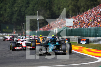2022-08-28 - 18 STROLL Lance (can), Aston Martin F1 Team AMR22, 20 MAGNUSSEN Kevin (den), Haas F1 Team VF-22 Ferrari, action during the Formula 1 Rolex Belgian Grand Prix 2022, 14th round of the 2022 FIA Formula One World Championship from August 26 to 28, 2022 on the Circuit de Spa-Francorchamps, in Francorchamps, Belgium - F1 - BELGIAN GRAND PRIX 2022 - RACE - FORMULA 1 - MOTORS