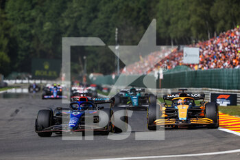 2022-08-28 - 23 ALBON Alexander (tha), Williams Racing FW44, 03 RICCIARDO Daniel (aus), McLaren F1 Team MCL36, action during the Formula 1 Rolex Belgian Grand Prix 2022, 14th round of the 2022 FIA Formula One World Championship from August 26 to 28, 2022 on the Circuit de Spa-Francorchamps, in Francorchamps, Belgium - F1 - BELGIAN GRAND PRIX 2022 - RACE - FORMULA 1 - MOTORS