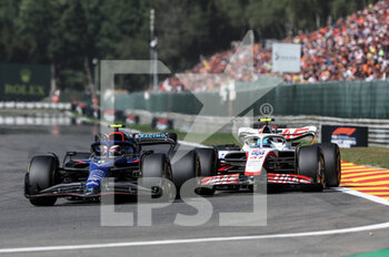 2022-08-28 - 06 LATIFI Nicholas (can), Williams Racing FW44, action 47 SCHUMACHER Mick (ger), Haas F1 Team VF-22 Ferrari, action during the Formula 1 Rolex Belgian Grand Prix 2022, 14th round of the 2022 FIA Formula One World Championship from August 26 to 28, 2022 on the Circuit de Spa-Francorchamps, in Francorchamps, Belgium - F1 - BELGIAN GRAND PRIX 2022 - RACE - FORMULA 1 - MOTORS