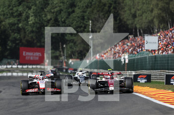 2022-08-28 - 24 ZHOU Guanyu (chi), Alfa Romeo F1 Team ORLEN C42, action 20 MAGNUSSEN Kevin (den), Haas F1 Team VF-22 Ferrari, action during the Formula 1 Rolex Belgian Grand Prix 2022, 14th round of the 2022 FIA Formula One World Championship from August 26 to 28, 2022 on the Circuit de Spa-Francorchamps, in Francorchamps, Belgium - F1 - BELGIAN GRAND PRIX 2022 - RACE - FORMULA 1 - MOTORS