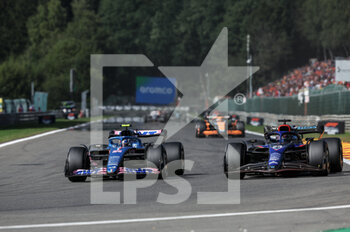 2022-08-28 - 31 OCON Esteban (fra), Alpine F1 Team A522, action 23 ALBON Alexander (tha), Williams Racing FW44, action during the Formula 1 Rolex Belgian Grand Prix 2022, 14th round of the 2022 FIA Formula One World Championship from August 26 to 28, 2022 on the Circuit de Spa-Francorchamps, in Francorchamps, Belgium - F1 - BELGIAN GRAND PRIX 2022 - RACE - FORMULA 1 - MOTORS