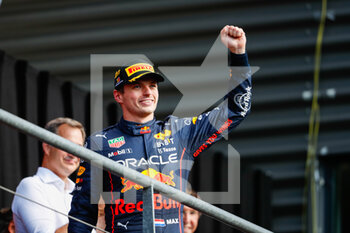 2022-08-28 - podium VERSTAPPEN Max (ned), Red Bull Racing RB18, portrait during the Formula 1 Rolex Belgian Grand Prix 2022, 14th round of the 2022 FIA Formula One World Championship from August 26 to 28, 2022 on the Circuit de Spa-Francorchamps, in Francorchamps, Belgium - F1 - BELGIAN GRAND PRIX 2022 - RACE - FORMULA 1 - MOTORS