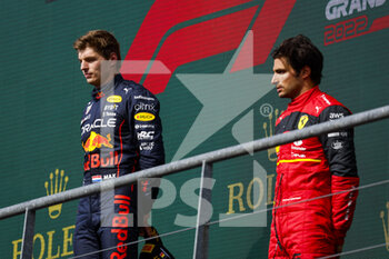 2022-08-28 - Podium, VERSTAPPEN Max (ned), Red Bull Racing RB18, SAINZ Carlos (spa), Scuderia Ferrari F1-75, portrait during the Formula 1 Rolex Belgian Grand Prix 2022, 14th round of the 2022 FIA Formula One World Championship from August 26 to 28, 2022 on the Circuit de Spa-Francorchamps, in Francorchamps, Belgium - F1 - BELGIAN GRAND PRIX 2022 - RACE - FORMULA 1 - MOTORS