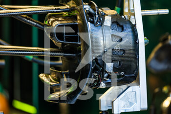 2022-09-01 - Aston Martin F1 Team AMR22, mechanical detail of the braking system in the garage, box, during the Formula 1 Heineken Dutch Grand Prix 2022, 15th round of the 2022 FIA Formula One World Championship from September 2 to 4, 2022 on the Zandvoort Circuit, in Netherlands, Belgium - F1 - DUTCH GRAND PRIX 2022 - FORMULA 1 - MOTORS