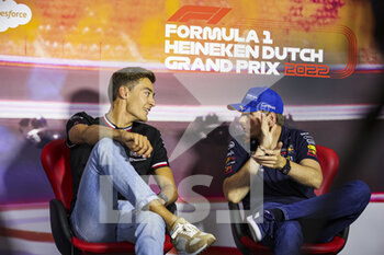 2022-09-01 - RUSSELL George (gbr), Mercedes AMG F1 Team W13, VERSTAPPEN Max (ned), Red Bull Racing RB18, portrait, press conference during the Formula 1 Heineken Dutch Grand Prix 2022, 15th round of the 2022 FIA Formula One World Championship from September 2 to 4, 2022 on the Zandvoort Circuit, in Netherlands, Belgium - F1 - DUTCH GRAND PRIX 2022 - FORMULA 1 - MOTORS
