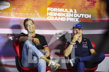 2022-09-01 - RUSSELL George (gbr), Mercedes AMG F1 Team W13, VERSTAPPEN Max (ned), Red Bull Racing RB18, portrait, press conference during the Formula 1 Heineken Dutch Grand Prix 2022, 15th round of the 2022 FIA Formula One World Championship from September 2 to 4, 2022 on the Zandvoort Circuit, in Netherlands, Belgium - F1 - DUTCH GRAND PRIX 2022 - FORMULA 1 - MOTORS