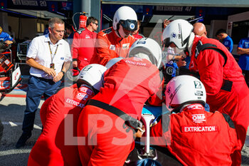 2022-09-01 - ROBERTS Ian, F1 Medical Rescue Coordinator and FIA doctor, supervising extrication exercises during the Formula 1 Heineken Dutch Grand Prix 2022, 15th round of the 2022 FIA Formula One World Championship from September 2 to 4, 2022 on the Zandvoort Circuit, in Netherlands, Belgium - F1 - DUTCH GRAND PRIX 2022 - FORMULA 1 - MOTORS
