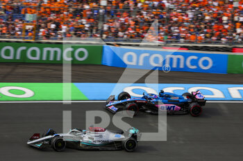 2022-09-02 - 63 RUSSELL George (gbr), Mercedes AMG F1 Team W13, 14 ALONSO Fernando (spa), Alpine F1 Team A522, action during the Formula 1 Heineken Dutch Grand Prix 2022, 15th round of the 2022 FIA Formula One World Championship from September 2 to 4, 2022 on the Zandvoort Circuit, in Netherlands, Belgium - F1 - DUTCH GRAND PRIX 2022 - FORMULA 1 - MOTORS