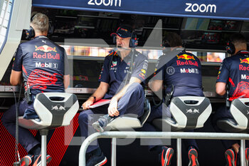2022-09-02 - NEWEY Adrian, Chief Technical Officer of Red Bull Racing, portrait during the Formula 1 Heineken Dutch Grand Prix 2022, 15th round of the 2022 FIA Formula One World Championship from September 2 to 4, 2022 on the Zandvoort Circuit, in Netherlands, Belgium - F1 - DUTCH GRAND PRIX 2022 - FORMULA 1 - MOTORS