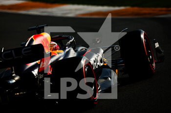 2022-09-02 - 01 VERSTAPPEN Max (nld), Red Bull Racing RB18, action during the Formula 1 Heineken Dutch Grand Prix 2022, 15th round of the 2022 FIA Formula One World Championship from September 2 to 4, 2022 on the Zandvoort Circuit, in Netherlands, Belgium - F1 - DUTCH GRAND PRIX 2022 - FORMULA 1 - MOTORS