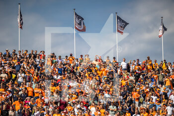 2022-09-03 - flag, drapeau grandstands, gradins, crowd, foule, fans during the Formula 1 Heineken Dutch Grand Prix 2022, 15th round of the 2022 FIA Formula One World Championship from September 2 to 4, 2022 on the Zandvoort Circuit, in Netherlands, Belgium - F1 - DUTCH GRAND PRIX 2022 - FORMULA 1 - MOTORS