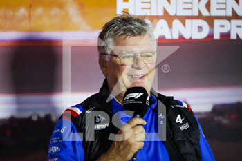 2022-09-03 - SZAFNAUER Otmar, Team Principal of Alpine F1 Team, portrait, team principal press conference during the Formula 1 Heineken Dutch Grand Prix 2022, 15th round of the 2022 FIA Formula One World Championship from September 2 to 4, 2022 on the Zandvoort Circuit, in Netherlands, Belgium - F1 - DUTCH GRAND PRIX 2022 - FORMULA 1 - MOTORS