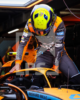 2022-09-03 - NORRIS Lando (gbr), McLaren F1 Team MCL36, portrait during the Formula 1 Heineken Dutch Grand Prix 2022, 15th round of the 2022 FIA Formula One World Championship from September 2 to 4, 2022 on the Zandvoort Circuit, in Netherlands, Belgium - F1 - DUTCH GRAND PRIX 2022 - FORMULA 1 - MOTORS