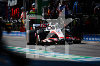 2022-09-03 - 20 MAGNUSSEN Kevin (den), Haas F1 Team VF-22 Ferrari, action during the Formula 1 Heineken Dutch Grand Prix 2022, 15th round of the 2022 FIA Formula One World Championship from September 2 to 4, 2022 on the Zandvoort Circuit, in Netherlands, Belgium - F1 - DUTCH GRAND PRIX 2022 - FORMULA 1 - MOTORS