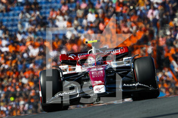2022-09-03 - 24 ZHOU Guanyu (chi), Alfa Romeo F1 Team ORLEN C42, action during the Formula 1 Heineken Dutch Grand Prix 2022, 15th round of the 2022 FIA Formula One World Championship from September 2 to 4, 2022 on the Zandvoort Circuit, in Netherlands, Belgium - F1 - DUTCH GRAND PRIX 2022 - FORMULA 1 - MOTORS