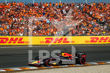 2022-09-03 - 01 VERSTAPPEN Max (nld), Red Bull Racing RB18, action during the Formula 1 Heineken Dutch Grand Prix 2022, 15th round of the 2022 FIA Formula One World Championship from September 2 to 4, 2022 on the Zandvoort Circuit, in Netherlands, Belgium - F1 - DUTCH GRAND PRIX 2022 - FORMULA 1 - MOTORS