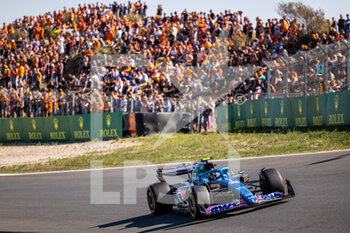 2022-09-03 - 31 OCON Esteban (fra), Alpine F1 Team A522, action crowd, foule, fans grandstands, gradins, during the Formula 1 Heineken Dutch Grand Prix 2022, 15th round of the 2022 FIA Formula One World Championship from September 2 to 4, 2022 on the Zandvoort Circuit, in Netherlands, Belgium - F1 - DUTCH GRAND PRIX 2022 - FORMULA 1 - MOTORS