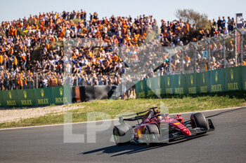 2022-09-03 - 16 LECLERC Charles (mco), Scuderia Ferrari F1-75, action crowd, foule, fans grandstands, gradins, during the Formula 1 Heineken Dutch Grand Prix 2022, 15th round of the 2022 FIA Formula One World Championship from September 2 to 4, 2022 on the Zandvoort Circuit, in Netherlands, Belgium - F1 - DUTCH GRAND PRIX 2022 - FORMULA 1 - MOTORS