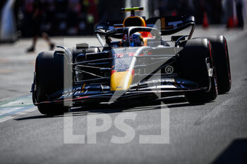 2022-09-03 - 11 PEREZ Sergio (mex), Red Bull Racing RB18, action during the Formula 1 Heineken Dutch Grand Prix 2022, 15th round of the 2022 FIA Formula One World Championship from September 2 to 4, 2022 on the Zandvoort Circuit, in Netherlands, Belgium - F1 - DUTCH GRAND PRIX 2022 - FORMULA 1 - MOTORS