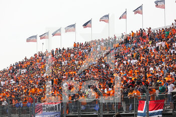 2022-09-04 - grandstands, gradins, orange army during the Formula 1 Heineken Dutch Grand Prix 2022, 15th round of the 2022 FIA Formula One World Championship from September 2 to 4, 2022 on the Zandvoort Circuit, in Netherlands, Belgium - F1 - DUTCH GRAND PRIX 2022 - RACE - FORMULA 1 - MOTORS
