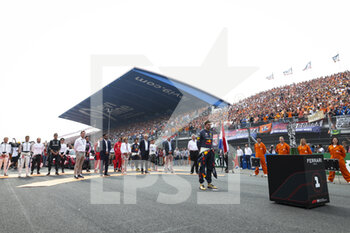 2022-09-04 - National Anthem Ceremony, VERSTAPPEN Max (ned), Red Bull Racing RB18, portrait during the Formula 1 Heineken Dutch Grand Prix 2022, 15th round of the 2022 FIA Formula One World Championship from September 2 to 4, 2022 on the Zandvoort Circuit, in Netherlands, Belgium - F1 - DUTCH GRAND PRIX 2022 - RACE - FORMULA 1 - MOTORS