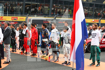 2022-09-04 - national anthem on the starting grid, grille de depart, with the drivers during the Formula 1 Heineken Dutch Grand Prix 2022, 15th round of the 2022 FIA Formula One World Championship from September 2 to 4, 2022 on the Zandvoort Circuit, in Netherlands, Belgium - F1 - DUTCH GRAND PRIX 2022 - RACE - FORMULA 1 - MOTORS