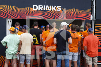 2022-09-04 - Drinks during the Formula 1 Heineken Dutch Grand Prix 2022, 15th round of the 2022 FIA Formula One World Championship from September 2 to 4, 2022 on the Zandvoort Circuit, in Netherlands, Belgium - F1 - DUTCH GRAND PRIX 2022 - RACE - FORMULA 1 - MOTORS