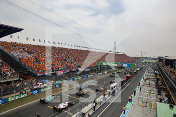 2022-09-04 - Start of the race during the Formula 1 Heineken Dutch Grand Prix 2022, 15th round of the 2022 FIA Formula One World Championship from September 2 to 4, 2022 on the Zandvoort Circuit, in Netherlands, Belgium - F1 - DUTCH GRAND PRIX 2022 - RACE - FORMULA 1 - MOTORS