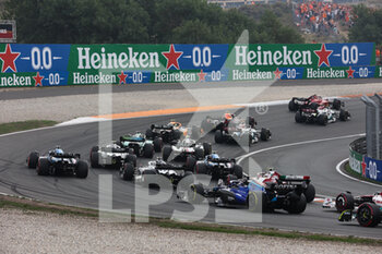 2022-09-04 - start of the race, depart, 23 ALBON Alexander (tha), Williams Racing FW44, action during the Formula 1 Heineken Dutch Grand Prix 2022, 15th round of the 2022 FIA Formula One World Championship from September 2 to 4, 2022 on the Zandvoort Circuit, in Netherlands, Belgium - F1 - DUTCH GRAND PRIX 2022 - RACE - FORMULA 1 - MOTORS