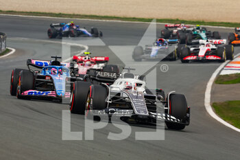 2022-09-04 - 10 GASLY Pierre (fra), Scuderia AlphaTauri AT03, 14 ALONSO Fernando (spa), Alpine F1 Team A522, action during the Formula 1 Heineken Dutch Grand Prix 2022, 15th round of the 2022 FIA Formula One World Championship from September 2 to 4, 2022 on the Zandvoort Circuit, in Netherlands, Belgium - F1 - DUTCH GRAND PRIX 2022 - RACE - FORMULA 1 - MOTORS