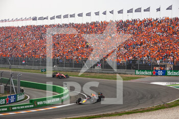 2022-09-04 - spectators, fans, grandstands, gradins, 01 VERSTAPPEN Max (nld), Red Bull Racing RB18, action during the Formula 1 Heineken Dutch Grand Prix 2022, 15th round of the 2022 FIA Formula One World Championship from September 2 to 4, 2022 on the Zandvoort Circuit, in Netherlands, Belgium - F1 - DUTCH GRAND PRIX 2022 - RACE - FORMULA 1 - MOTORS