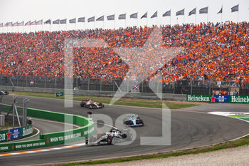 2022-09-04 - 10 GASLY Pierre (fra), Scuderia AlphaTauri AT03, action spectators, fans, grandstands, gradins, during the Formula 1 Heineken Dutch Grand Prix 2022, 15th round of the 2022 FIA Formula One World Championship from September 2 to 4, 2022 on the Zandvoort Circuit, in Netherlands, Belgium - F1 - DUTCH GRAND PRIX 2022 - RACE - FORMULA 1 - MOTORS