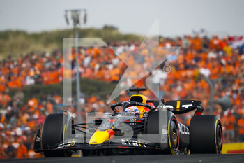 2022-09-04 - 01 VERSTAPPEN Max (nld), Red Bull Racing RB18, action during the Formula 1 Heineken Dutch Grand Prix 2022, 15th round of the 2022 FIA Formula One World Championship from September 2 to 4, 2022 on the Zandvoort Circuit, in Netherlands, Belgium - F1 - DUTCH GRAND PRIX 2022 - RACE - FORMULA 1 - MOTORS