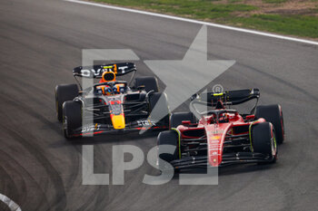 2022-09-04 - 11 PEREZ Sergio (mex), Red Bull Racing RB18, 55 SAINZ Carlos (spa), Scuderia Ferrari F1-75, action during the Formula 1 Heineken Dutch Grand Prix 2022, 15th round of the 2022 FIA Formula One World Championship from September 2 to 4, 2022 on the Zandvoort Circuit, in Netherlands, Belgium - F1 - DUTCH GRAND PRIX 2022 - RACE - FORMULA 1 - MOTORS