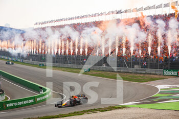2022-09-04 - 01 VERSTAPPEN Max (nld), Red Bull Racing RB18, action spectators, fans, grandstands, gradins, orange army, celebrations during the Formula 1 Heineken Dutch Grand Prix 2022, 15th round of the 2022 FIA Formula One World Championship from September 2 to 4, 2022 on the Zandvoort Circuit, in Netherlands, Belgium - F1 - DUTCH GRAND PRIX 2022 - RACE - FORMULA 1 - MOTORS