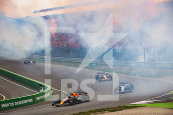 2022-09-04 - 01 VERSTAPPEN Max (nld), Red Bull Racing RB18, action spectators, fans, grandstands, gradins, orange army, celebrations during the Formula 1 Heineken Dutch Grand Prix 2022, 15th round of the 2022 FIA Formula One World Championship from September 2 to 4, 2022 on the Zandvoort Circuit, in Netherlands, Belgium - F1 - DUTCH GRAND PRIX 2022 - RACE - FORMULA 1 - MOTORS