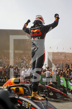 2022-09-04 - VERSTAPPEN Max (ned), Red Bull Racing RB18, portrait during the Formula 1 Heineken Dutch Grand Prix 2022, 15th round of the 2022 FIA Formula One World Championship from September 2 to 4, 2022 on the Zandvoort Circuit, in Netherlands, Belgium - F1 - DUTCH GRAND PRIX 2022 - RACE - FORMULA 1 - MOTORS