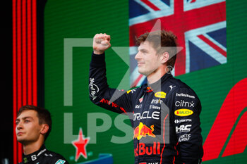 2022-09-04 - VERSTAPPEN Max (ned), Red Bull Racing RB18, portrait podium during the Formula 1 Heineken Dutch Grand Prix 2022, 15th round of the 2022 FIA Formula One World Championship from September 2 to 4, 2022 on the Zandvoort Circuit, in Netherlands, Belgium - F1 - DUTCH GRAND PRIX 2022 - RACE - FORMULA 1 - MOTORS