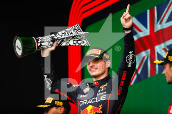 2022-09-04 - podium VERSTAPPEN Max (ned), Red Bull Racing RB18, portrait during the Formula 1 Heineken Dutch Grand Prix 2022, 15th round of the 2022 FIA Formula One World Championship from September 2 to 4, 2022 on the Zandvoort Circuit, in Netherlands, Belgium - F1 - DUTCH GRAND PRIX 2022 - RACE - FORMULA 1 - MOTORS
