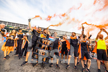 2022-09-04 - Red Bull Racing Team celebrate the victory of VERSTAPPEN Max with the crowd, foule, fans of the orange Army during the Formula 1 Heineken Dutch Grand Prix 2022, 15th round of the 2022 FIA Formula One World Championship from September 2 to 4, 2022 on the Zandvoort Circuit, in Netherlands, Belgium - F1 - DUTCH GRAND PRIX 2022 - RACE - FORMULA 1 - MOTORS