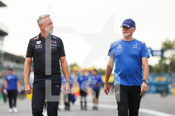 2022-09-08 - WHEATLEY Jonathan, Team Manager of Red Bull Racing, PERMANE Alan (gbr), Trackside Operations Director of Alpine F1 Team, portrait during the Formula 1 Pirelli Gran Premio d’Italia 2022, Italian Grand Prix 2022, 16th round of the 2022 FIA Formula One World Championship from September 9 to 11, 2022 on the Autodromo Nazionale di Monza, in Monza, Italy - F1 - ITALIAN GRAND PRIX 2022 - FORMULA 1 - MOTORS