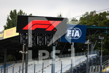 2022-09-08 - illustration FIA and F1 logos during the Formula 1 Pirelli Gran Premio d’Italia 2022, Italian Grand Prix 2022, 16th round of the 2022 FIA Formula One World Championship from September 9 to 11, 2022 on the Autodromo Nazionale di Monza, in Monza, Italy - F1 - ITALIAN GRAND PRIX 2022 - FORMULA 1 - MOTORS