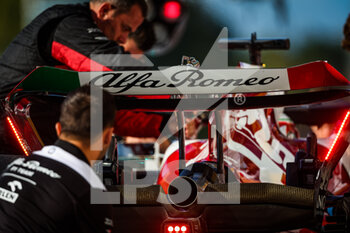 2022-09-09 - 24 ZHOU Guanyu (chi), Alfa Romeo F1 Team ORLEN C42, action during the Formula 1 Pirelli Gran Premio d’Italia 2022, Italian Grand Prix 2022, 16th round of the 2022 FIA Formula One World Championship from September 9 to 11, 2022 on the Autodromo Nazionale di Monza, in Monza, Italy - F1 - ITALIAN GRAND PRIX 2022 - FORMULA 1 - MOTORS