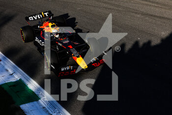 2022-09-09 - 01 VERSTAPPEN Max (nld), Red Bull Racing RB18, action during the Formula 1 Pirelli Gran Premio d’Italia 2022, Italian Grand Prix 2022, 16th round of the 2022 FIA Formula One World Championship from September 9 to 11, 2022 on the Autodromo Nazionale di Monza, in Monza, Italy - F1 - ITALIAN GRAND PRIX 2022 - FORMULA 1 - MOTORS