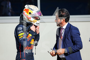 2022-09-11 - VERSTAPPEN Max (ned), Red Bull Racing RB18, with BEN SULAYEM Mohammed (uae), President of the FIA, portrait during the Formula 1 Pirelli Gran Premio d’Italia 2022, Italian Grand Prix 2022, 16th round of the 2022 FIA Formula One World Championship from September 9 to 11, 2022 on the Autodromo Nazionale di Monza, in Monza, Italy - F1 - ITALIAN GRAND PRIX 2022 - RACE - FORMULA 1 - MOTORS