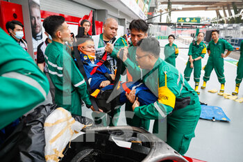 2022-09-29 - FIA safety extrication exercises during the Formula 1 Singapore Airlines Singapore Grand Prix 2022, 17th round of the 2022 FIA Formula One World Championship from September 30 to October 02, 2022 on the Marina Bay Street Circuit, in Singapore - F1 - SINGAPORE GRAND PRIX 2022 - FORMULA 1 - MOTORS